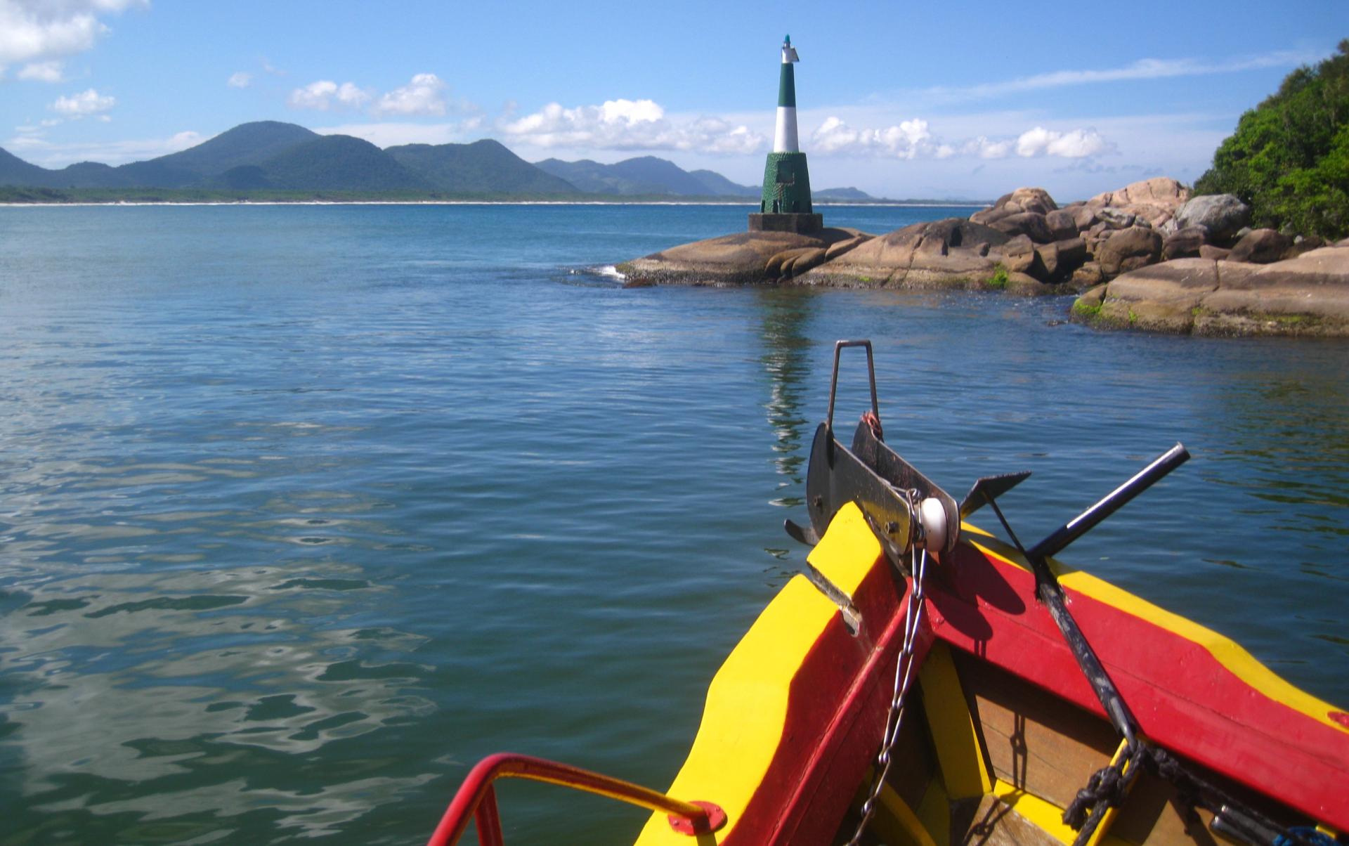 Boat in the Lagoa da Conceicao